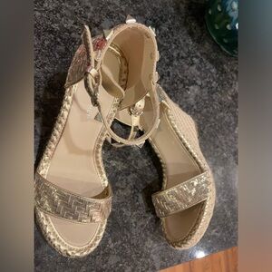 Marc fisher wedges NWOB 6.5 gold studded